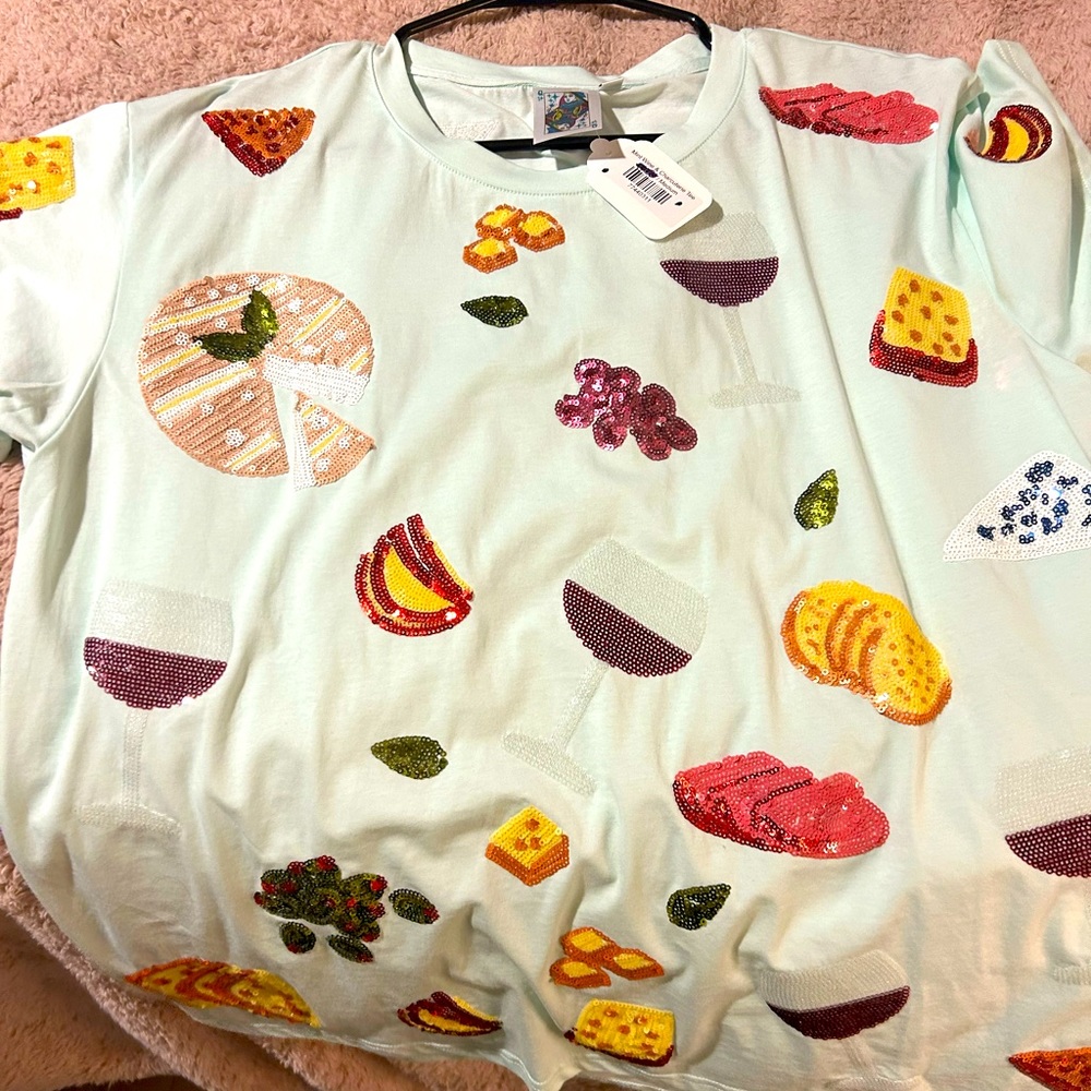 Charcuterie Queen of Sparkles tee. NWT